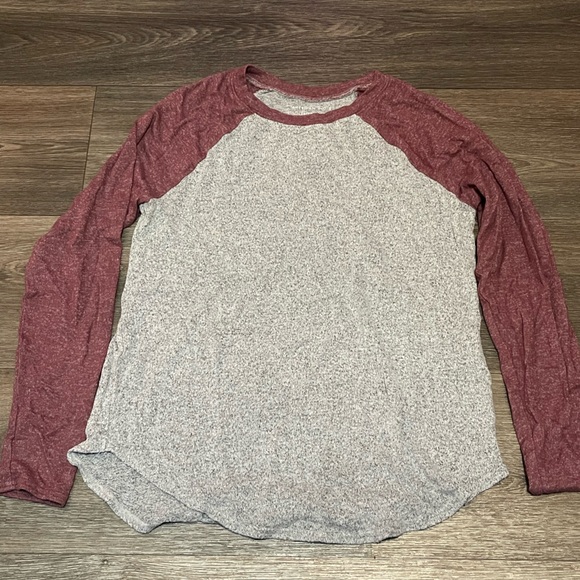 American Eagle Soft and Sexy plush long sleeve shirt - Picture 1 of 2
